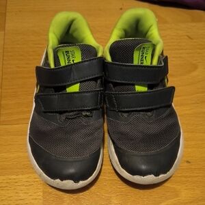 Nike | Kids Sneakers Black and Lime